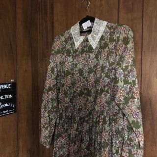 ローラアシュレイ(LAURA ASHLEY)のlauraashleyレトロ花柄ロングワンピース(ロングワンピース/マキシワンピース)