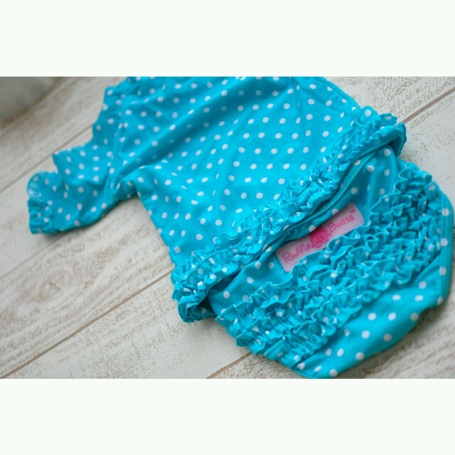 babyGAP(ベビーギャップ)の70~75size☆RufflueButtsラッフルバッツ☆ラッシュガード水着☆ キッズ/ベビー/マタニティのベビー服(~85cm)(水着)の商品写真