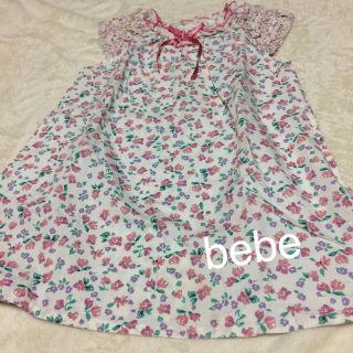 ベベ(BeBe)のbebeキッズ 上品な小花柄ワンピース 100(ワンピース)