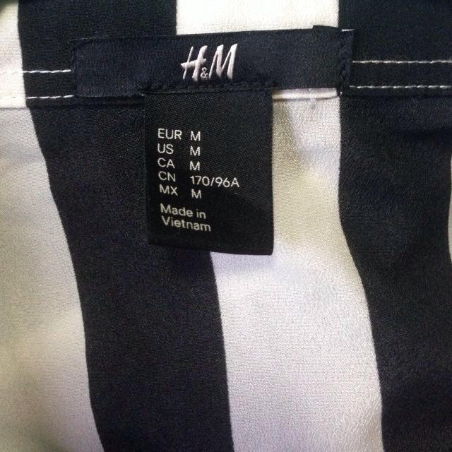 H&M(エイチアンドエム)のH＆Mストライプシャツ レディースのトップス(Tシャツ(長袖/七分))の商品写真