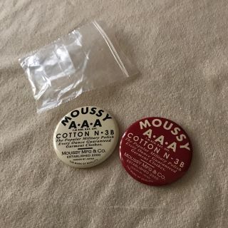 マウジー(moussy)の最終価格☺︎【未使用品】【moussy 】缶バッジ2個セット(バッジ/ピンバッジ)