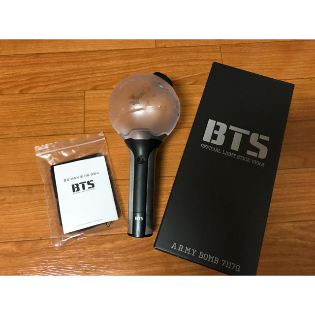 防弾少年団(BTS)(ボウダンショウネンダン)の【 n 様専用】BTS  ペンライト エンタメ/ホビーの声優グッズ(ペンライト)の商品写真