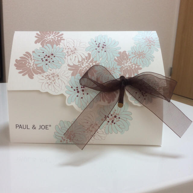 PAUL & JOE(ポールアンドジョー)のPAUL&JOE ギフトボックス インテリア/住まい/日用品のオフィス用品(ラッピング/包装)の商品写真