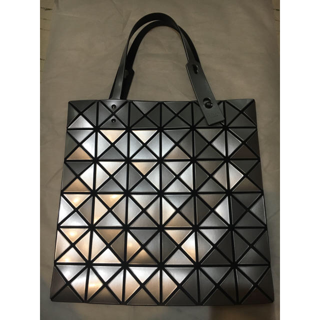 ISSEY MIYAKE - BAOBAO 保証書ございます。の通販 by Y's shop ISSEY MIYAKE - BAOBAO 保証書ございます。の通販 by Y's shop