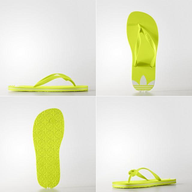 adidas(アディダス)の25.5【新品即納】adidas オリジナルス レディース サンダル 蛍光黄 レディースの靴/シューズ(サンダル)の商品写真