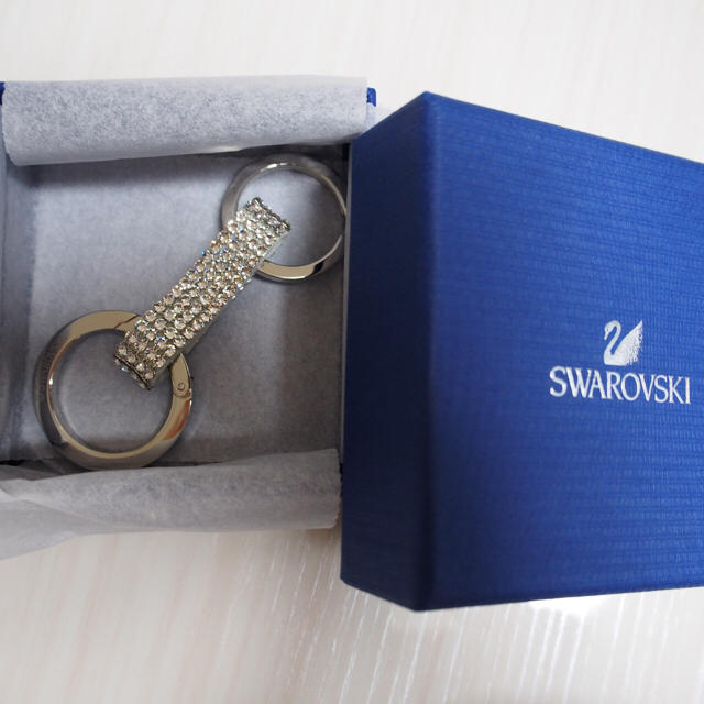 SWAROVSKI(スワロフスキー)の【新品】SWAROVSKI ALICE キーリング レディースのファッション小物(キーホルダー)の商品写真