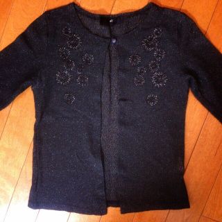 ヨンドシー(4℃)の黒ラメ☆刺繍カーディガン(カーディガン)