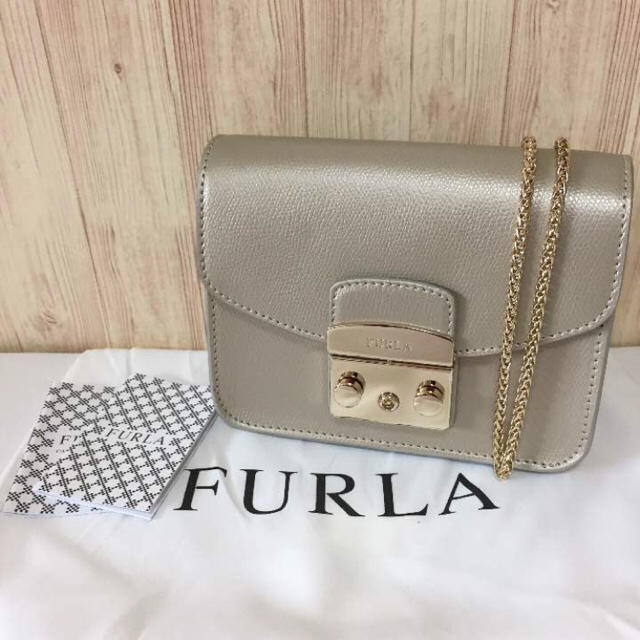 【美品】FURLA　メトロポリス　チェーンバッグ　ベージュ