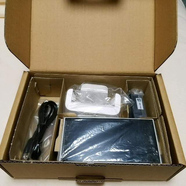 富士通(フジツウ)の未使用品 FUJITSU ARROWS RM02 ホワイト simフリー スマホ/家電/カメラのスマートフォン/携帯電話(スマートフォン本体)の商品写真