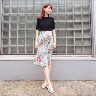 ザラ(ZARA)のストライプ花柄スカート(ひざ丈スカート)