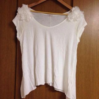 フラワー(flower)のflower shoulder T's(カットソー(半袖/袖なし))