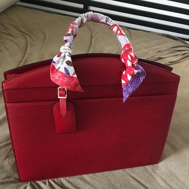 ★LOUS VUITTON ヴィトン☆エピ　リヴィエラ★赤