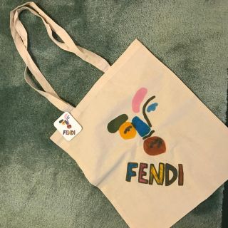 FENDIトートバッグノベルティー