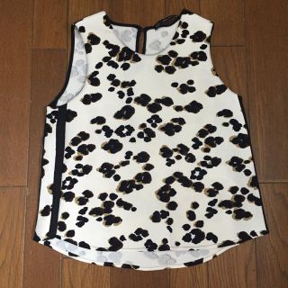 ザラ(ZARA)のZARA  XS  レオパード柄トップス(シャツ/ブラウス(半袖/袖なし))