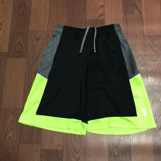 アンダーアーマー(UNDER ARMOUR)のアンダーアーマー YLG ハーフパンツ ブラック ショートパンツ バスケ (バスケットボール)