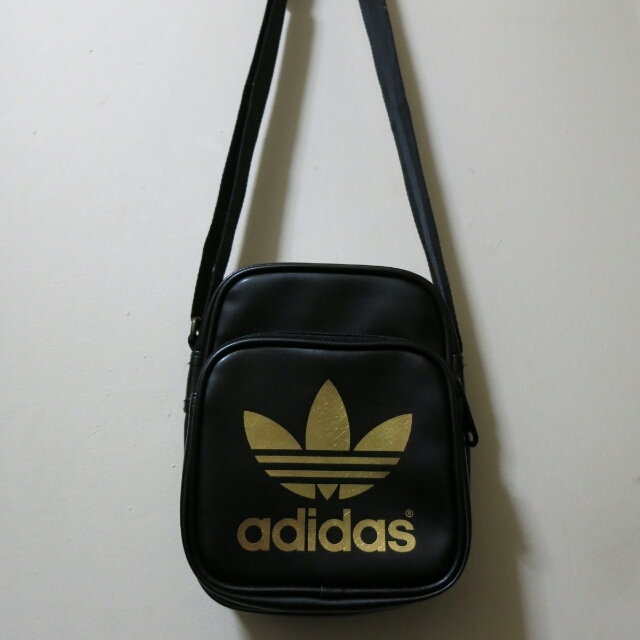 adidas(アディダス)のadidas ミニショルダーバック レディースのバッグ(ショルダーバッグ)の商品写真