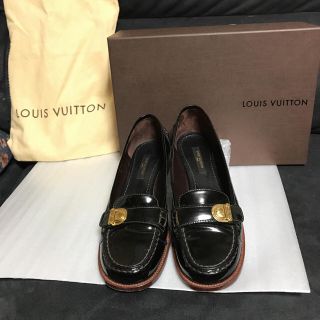 ルイヴィトン(LOUIS VUITTON)のLOUIS VUITTON エナメルシューズ (ローファー/革靴)