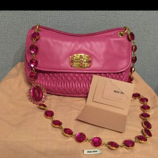 ミュウミュウ(miumiu)の限定お値下げ☆miumiu ビジュー ナッパクリスタル ショルダーバッグ  (ショルダーバッグ)