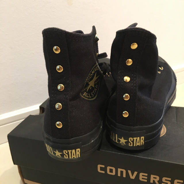 CONVERSE(コンバース)のmiru様専用です CONVERSE ハイカット黒 スタッズ 23.5 レディースの靴/シューズ(スニーカー)の商品写真