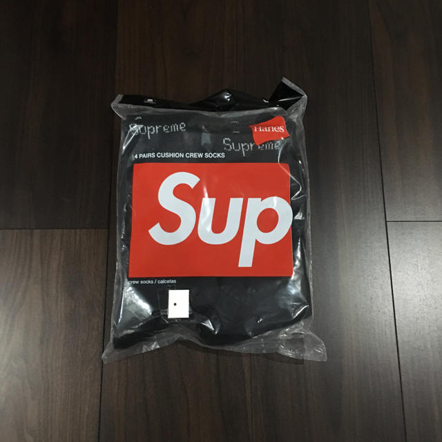 Supreme(シュプリーム)の残り2足 SUPREME/Hanes Crew Socks 1足分 メンズのレッグウェア(ソックス)の商品写真