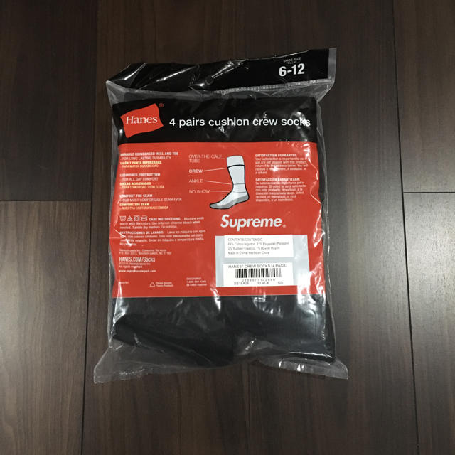 Supreme(シュプリーム)の残り2足 SUPREME/Hanes Crew Socks 1足分 メンズのレッグウェア(ソックス)の商品写真