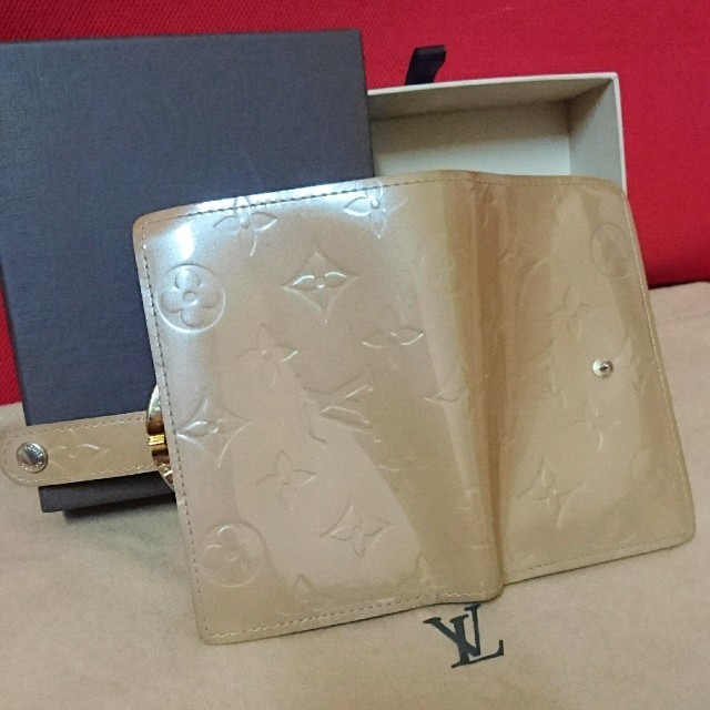 LOUIS VUITTON(ルイヴィトン)のヴィトン/❣️二つ折りがま口財布❣️ レディースのファッション小物(財布)の商品写真