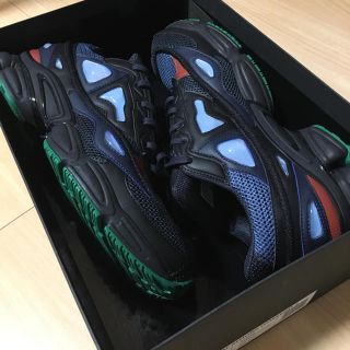 ラフシモンズ(RAF SIMONS)の最終値下げ 27.5 ozweego ラフシモンズ (スニーカー)