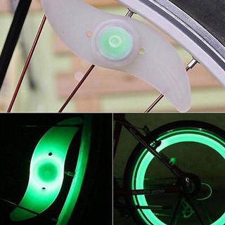 ✨夜間の安全に✨自転車LEDライト スポークに差し込むだけ ⭐️緑2個売り(その他)