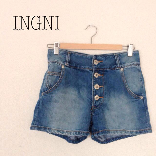 INGNI(イング)のハイウエストショートパンツ レディースのパンツ(デニム/ジーンズ)の商品写真