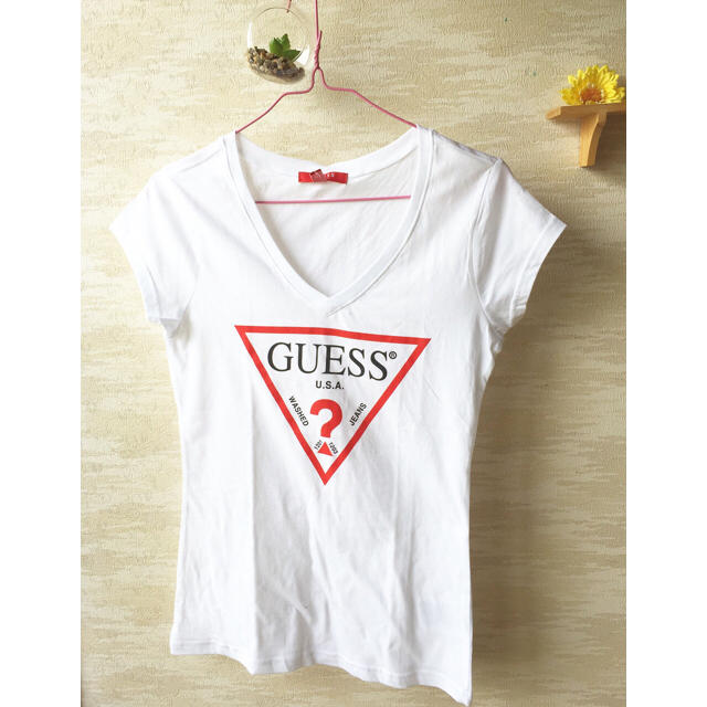 GUESS(ゲス)のGUESS ロゴT 未使用新品 レディースのトップス(Tシャツ(半袖/袖なし))の商品写真