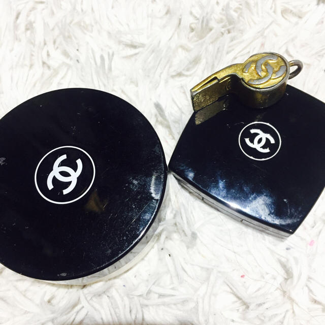 CHANEL(シャネル)の送料無料 シャネルセット CHANELパウダー レディースのアクセサリー(その他)の商品写真