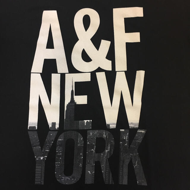 Abercrombie&Fitch(アバクロンビーアンドフィッチ)の美品☆Abercrombe&Fitch Tシャツ Ｓ 黒×白 メンズのトップス(Tシャツ/カットソー(半袖/袖なし))の商品写真