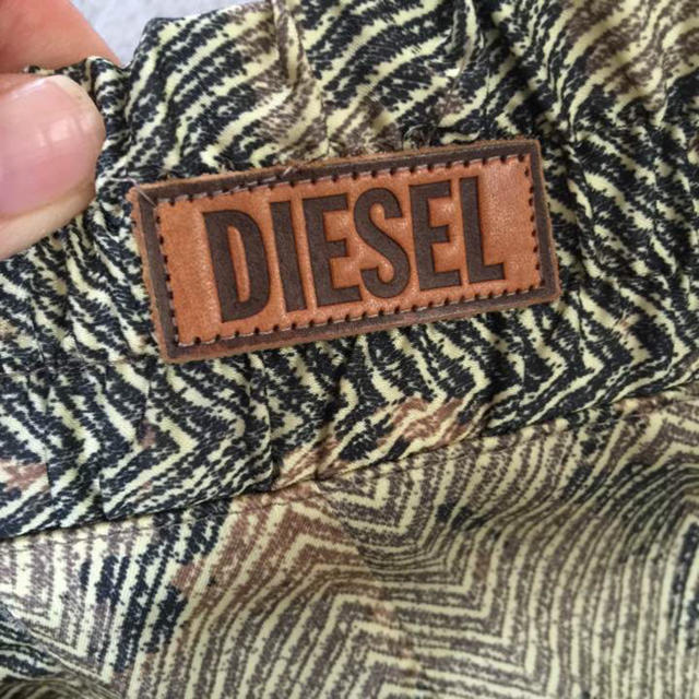 DIESEL(ディーゼル)のDIESEL パンツ 24 レディースのパンツ(カジュアルパンツ)の商品写真