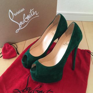 クリスチャンルブタン(Christian Louboutin)の超美品♥️ ルブタン スエードパンプス 35.5(ハイヒール/パンプス)