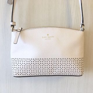 ケイトスペードニューヨーク(kate spade new york)の最終価格☆新品 ケイトスペード ショルダーバッグ ホワイト (ショルダーバッグ)