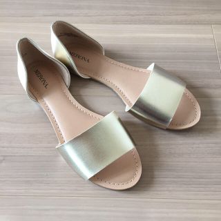 ザラ(ZARA)の新品 ゴールド サンダル(サンダル)