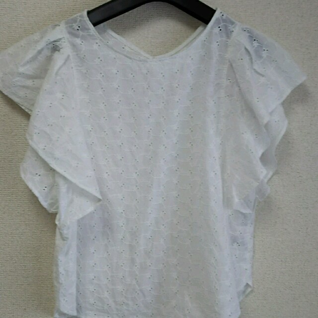 GU(ジーユー)のGU   ブラウス 白 レディースのトップス(シャツ/ブラウス(半袖/袖なし))の商品写真
