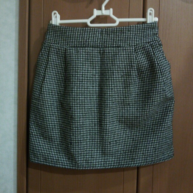 EMSEXCITE(エムズエキサイト)の千鳥格子 コクーンスカート レディースのスカート(ミニスカート)の商品写真