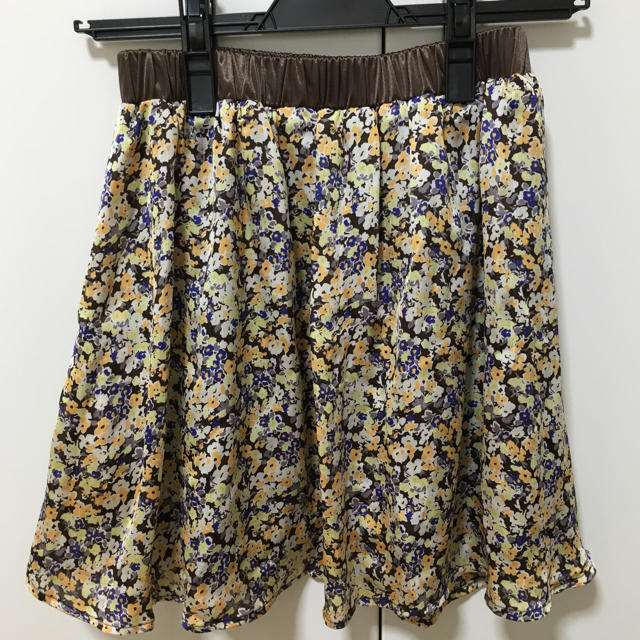 Khaju(カージュ)のシップス カージュ フラワープリントスカート レディースのスカート(ミニスカート)の商品写真