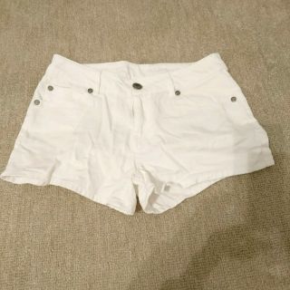 シマムラ(しまむら)の【中古】しまむら　シンプルショートパンツ　ショーパン　白ホワイト　61-89　(ショートパンツ)