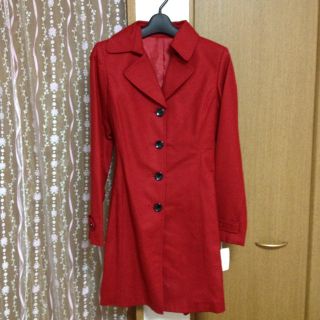 赤いロングコート(ロングコート)