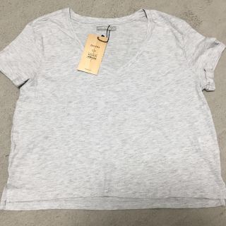 ベルシュカ(Bershka)の新品 タグ付き Bershka Vネック Tシャツ(Tシャツ(半袖/袖なし))