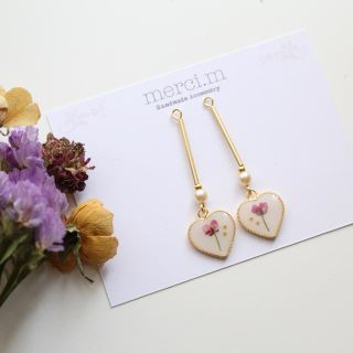 no.476 押し花レジンピアス イヤリング(ピアス)