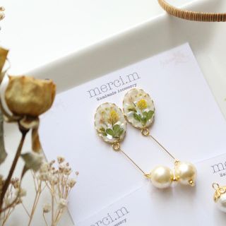 no.483 押し花レジンピアス イヤリング(ピアス)