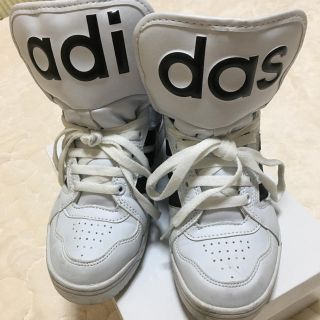 アディダス(adidas)の最終値下げ！！アディダススニーカー(スニーカー)