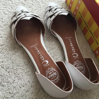 ジェフリーキャンベル(JEFFREY CAMPBELL)のジェフリーキャンベル フラットパンプス  新品未使用  39 白(ハイヒール/パンプス)