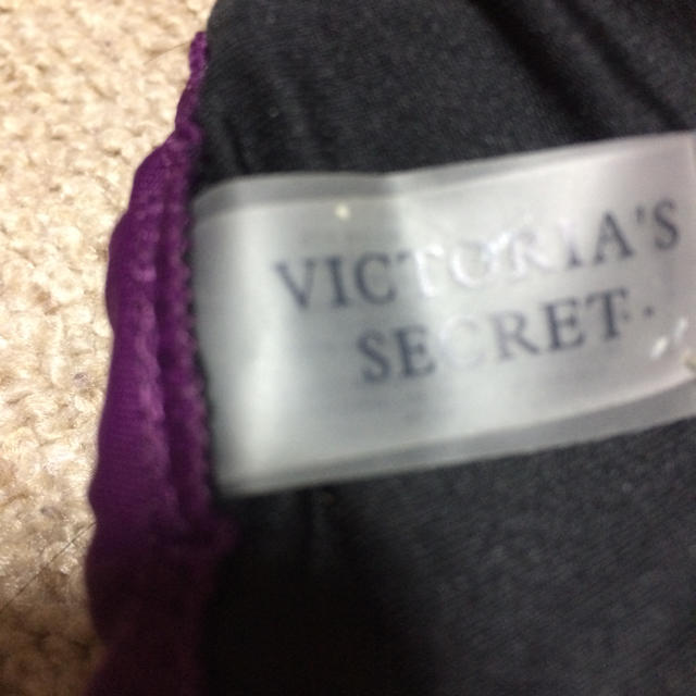 Victoria's Secret(ヴィクトリアズシークレット)のVictoria's Secret 新品XS パープル ビキニ トップ レディースの水着/浴衣(水着)の商品写真