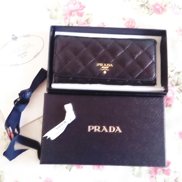 PRADA(プラダ)のPRADA直営店購入＊キルティング長財布 レディースのファッション小物(財布)の商品写真