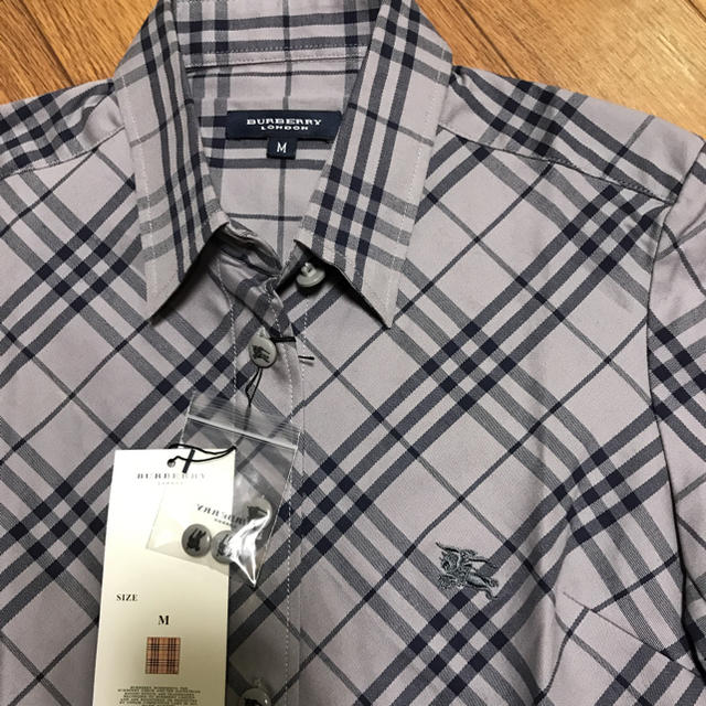 BURBERRY(バーバリー)のバーバリー 半袖チェックシャツ 新品 レディースのトップス(シャツ/ブラウス(半袖/袖なし))の商品写真