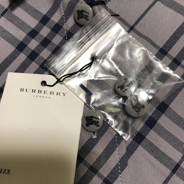 BURBERRY(バーバリー)のバーバリー 半袖チェックシャツ 新品 レディースのトップス(シャツ/ブラウス(半袖/袖なし))の商品写真